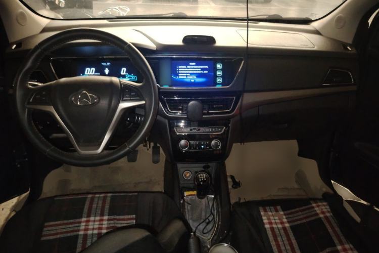 Used CHANGAN KAICHENG Oushang A600 2016 1.5L Manual Luxury 7-Seater Center Console