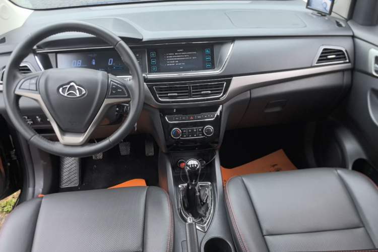 Used CHANGAN KAICHENG Oushang A600 2016 1.5L Manual Luxury 7-Seater Center Console
