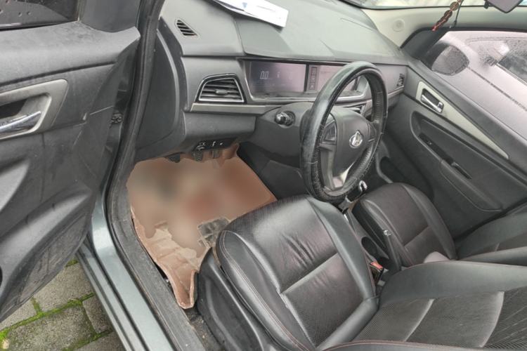 Used CHANGAN KAICHENG Oushang A600 2016 1.5L Manual Luxury 7-Seater Driver Seat