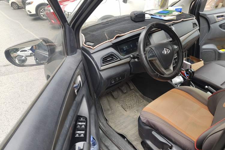 Used CHANGAN KAICHENG Oushang A600 2016 1.5L Manual Luxury 7-Seater Driver Seat