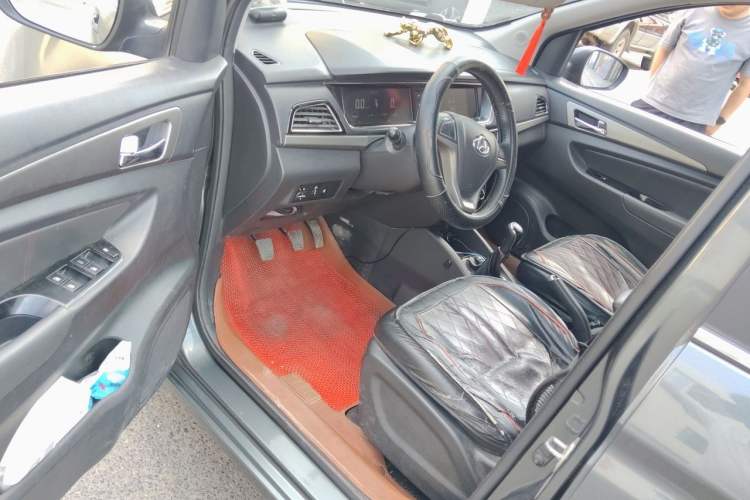 Used CHANGAN KAICHENG Oushang A600 2016 1.5L Manual Luxury 7-Seater Driver Seat