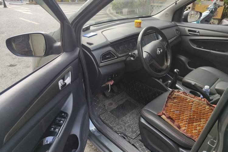 Used CHANGAN KAICHENG Oushang A600 2016 1.5L Manual Luxury 7-Seater Driver Seat