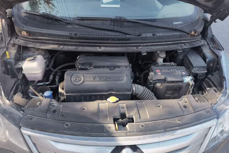 Used CHANGAN KAICHENG Oushang A600 2016 1.5L Manual Luxury 7-Seater Engine Bay