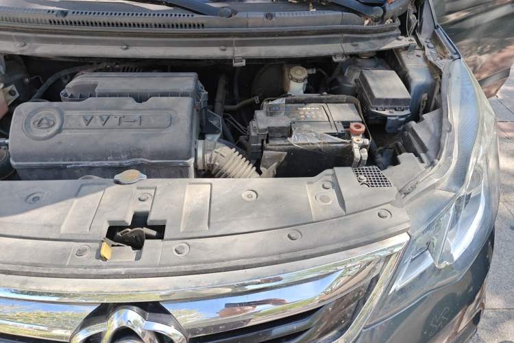 Used CHANGAN KAICHENG Oushang A600 2016 1.5L Manual Luxury 7-Seater Engine Bay Left