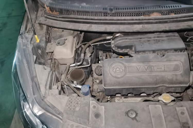 Used CHANGAN KAICHENG Oushang A600 2016 1.5L Manual Luxury 7-Seater Engine Bay Right