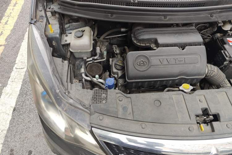 Used CHANGAN KAICHENG Oushang A600 2016 1.5L Manual Luxury 7-Seater Engine Bay Right