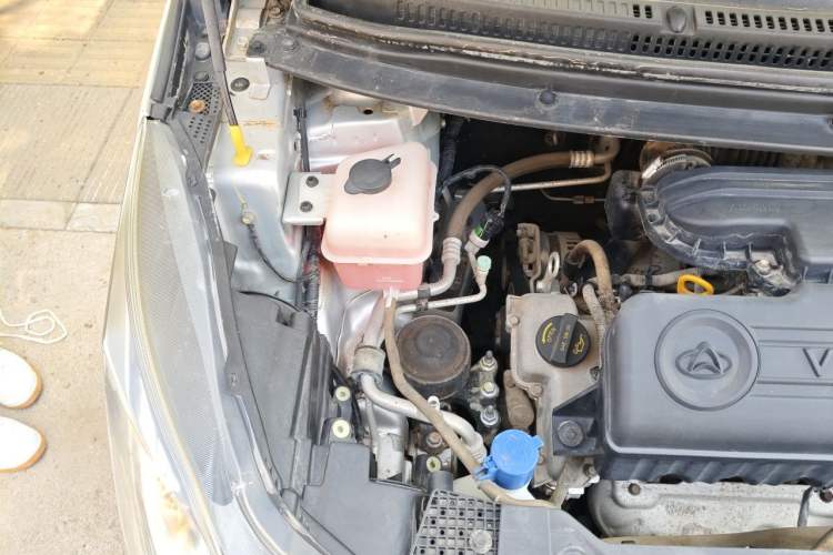Used CHANGAN KAICHENG Oushang A600 2016 1.5L Manual Luxury 7-Seater Engine Bay Right