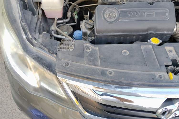 Used CHANGAN KAICHENG Oushang A600 2016 1.5L Manual Luxury 7-Seater Engine Bay Right