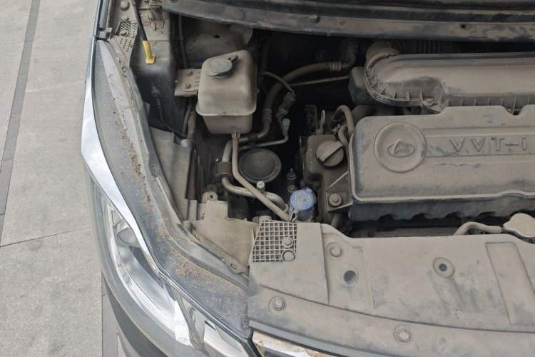 Used CHANGAN KAICHENG Oushang A600 2016 1.5L Manual Luxury 7-Seater Engine Bay Right