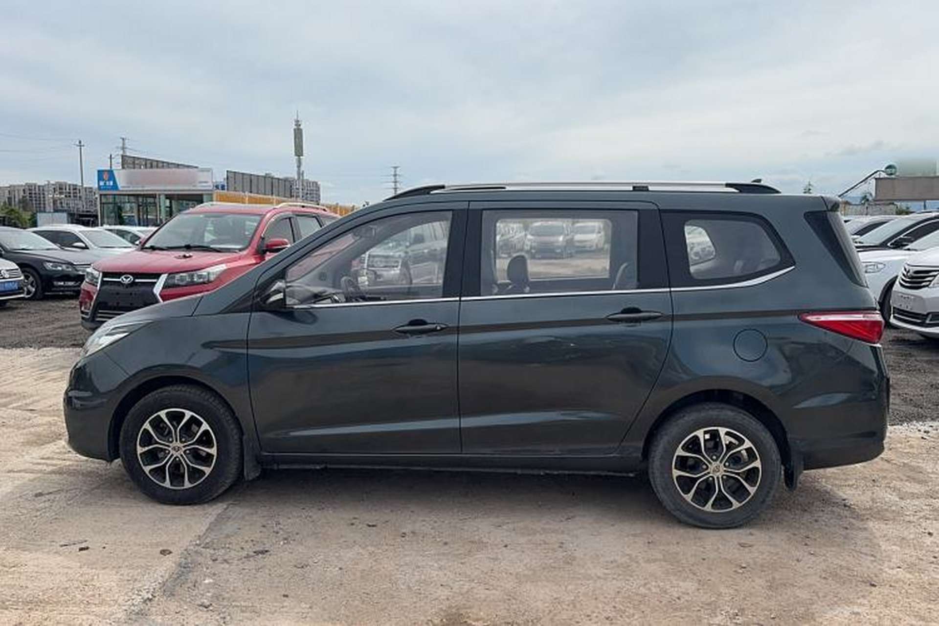 Used CHANGAN KAICHENG Oushang A600 2016 1.5L Manual Luxury 7-Seater Exterior 5