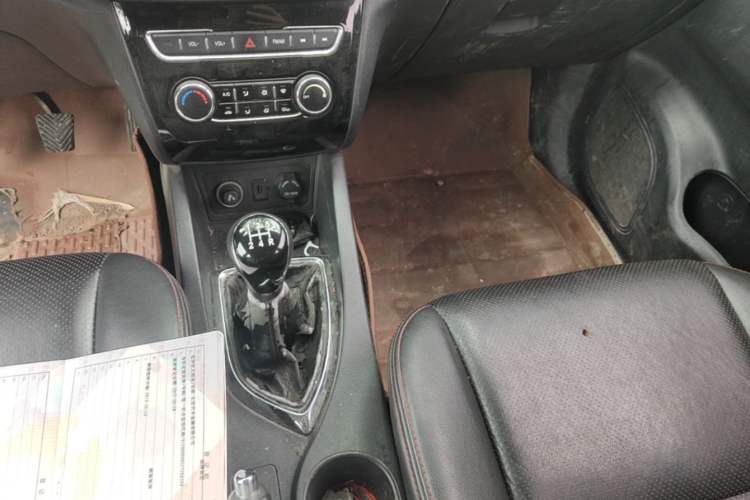 Used CHANGAN KAICHENG Oushang A600 2016 1.5L Manual Luxury 7-Seater Gear Lever