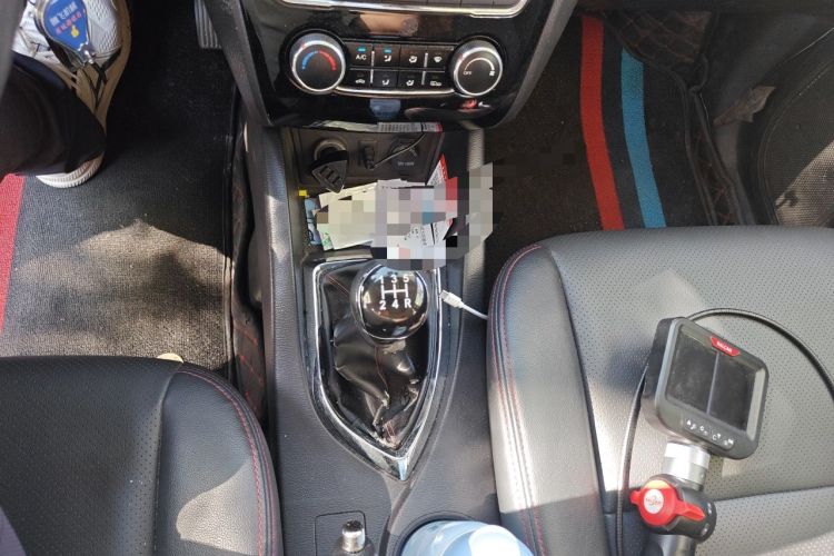 Used CHANGAN KAICHENG Oushang A600 2016 1.5L Manual Luxury 7-Seater Gear Lever