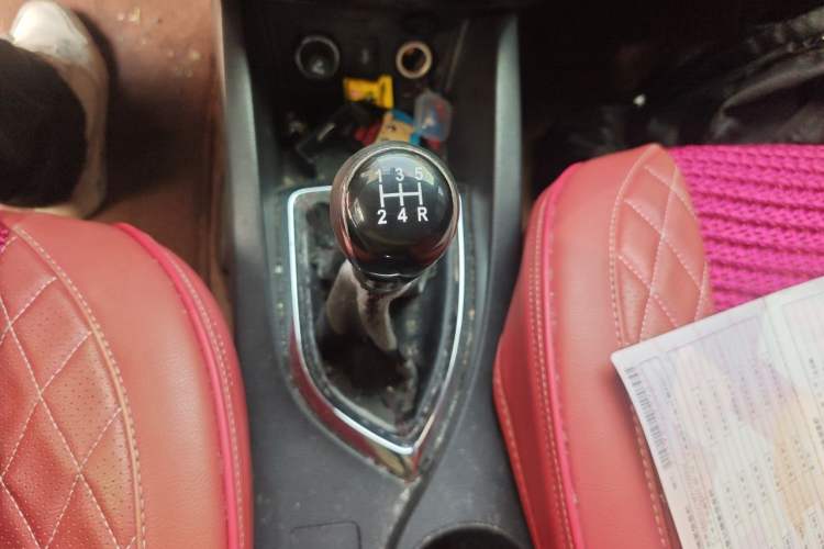 Used CHANGAN KAICHENG Oushang A600 2016 1.5L Manual Standard 7-Seater Gear Lever