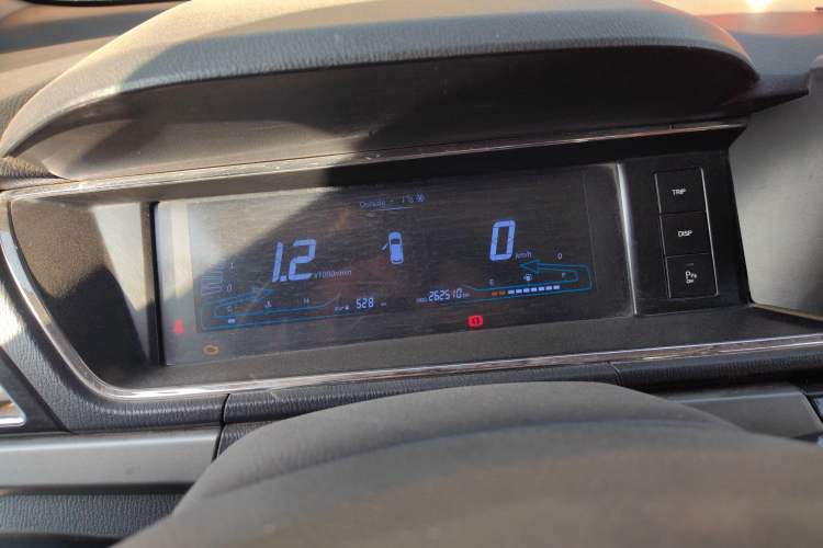 Used CHANGAN KAICHENG Oushang A600 2016 1.5L Manual Luxury 7-Seater Instrument Cluster