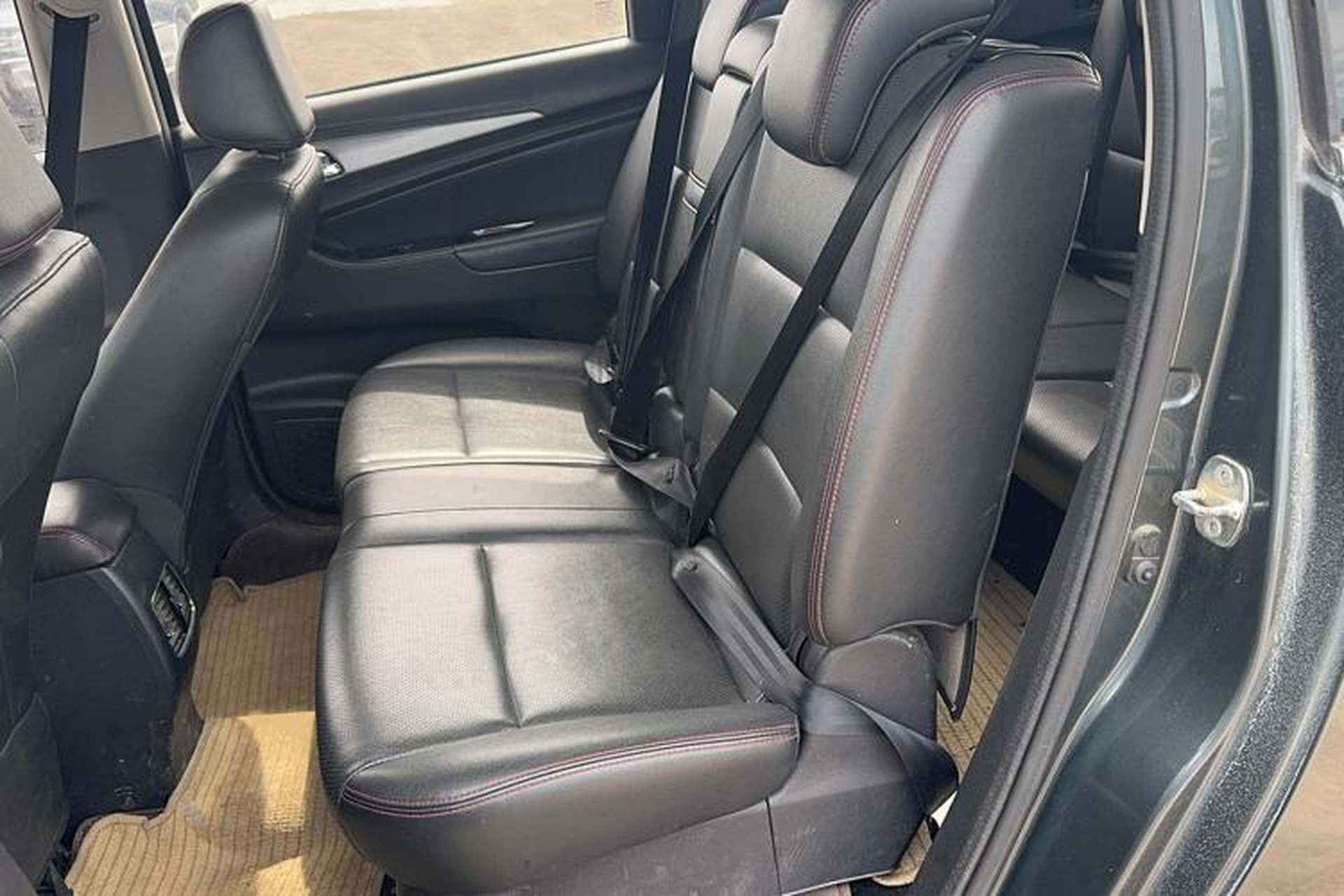 Used CHANGAN KAICHENG Oushang A600 2016 1.5L Manual Luxury 7-Seater Interior 1