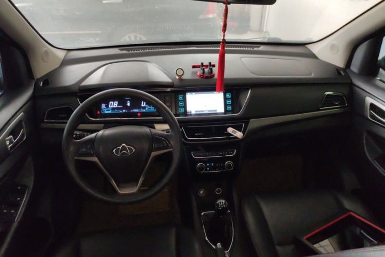 Used CHANGAN KAICHENG Oushang A600 2016 1.5L Manual Elite 7-Seater Interior 1