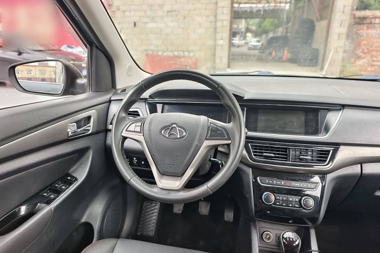 Used CHANGAN KAICHENG Oushang A600 2016 1.5L Manual Luxury 7-Seater Interior 2