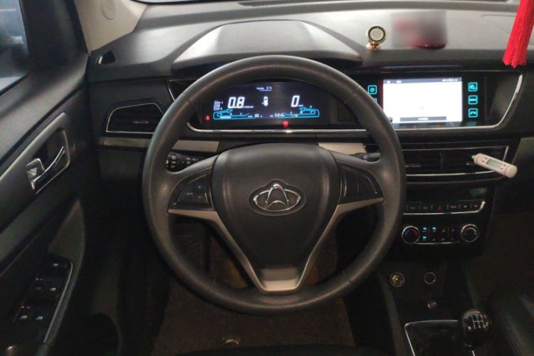 Used CHANGAN KAICHENG Oushang A600 2016 1.5L Manual Elite 7-Seater Interior 2