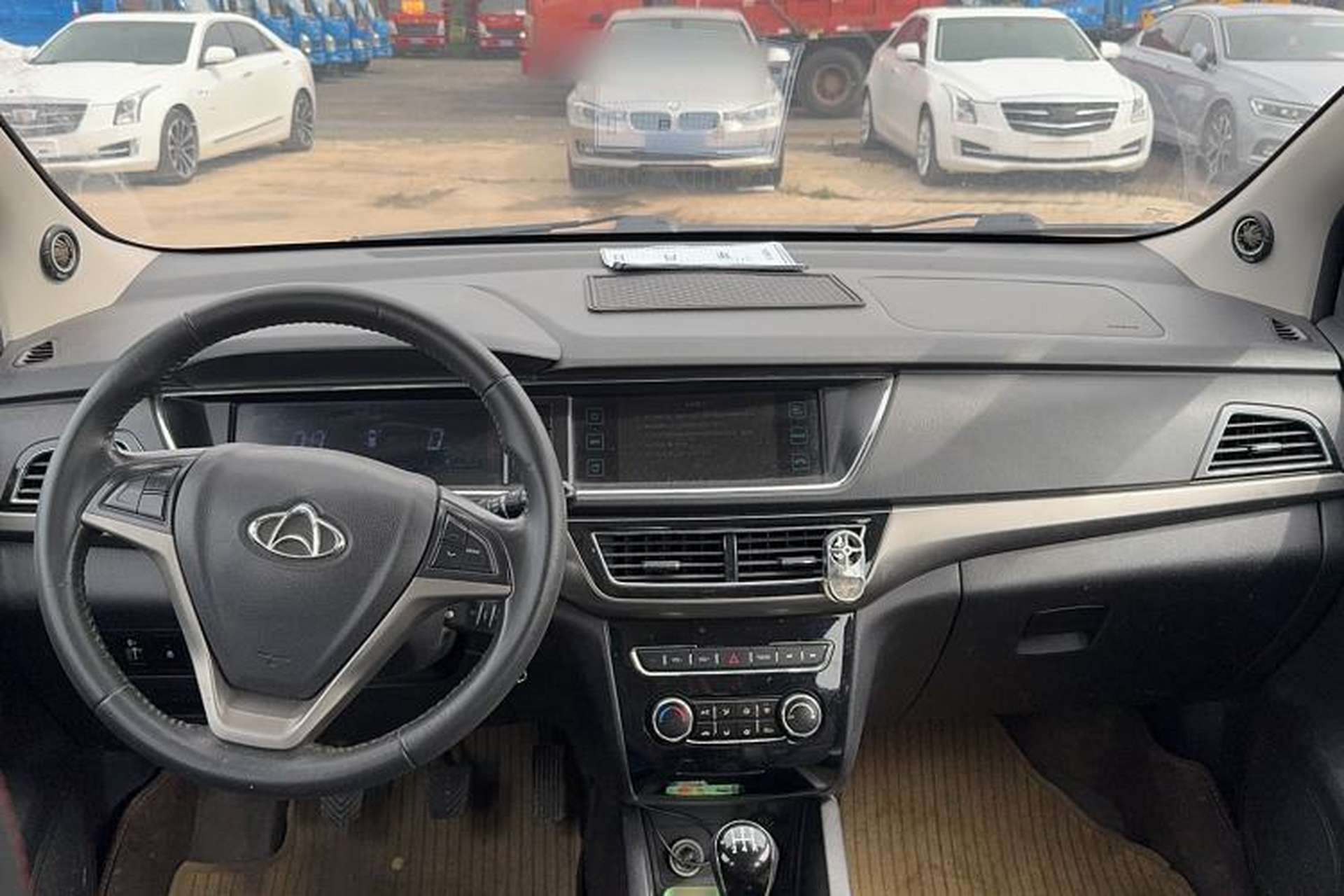 Used CHANGAN KAICHENG Oushang A600 2016 1.5L Manual Luxury 7-Seater Interior 3