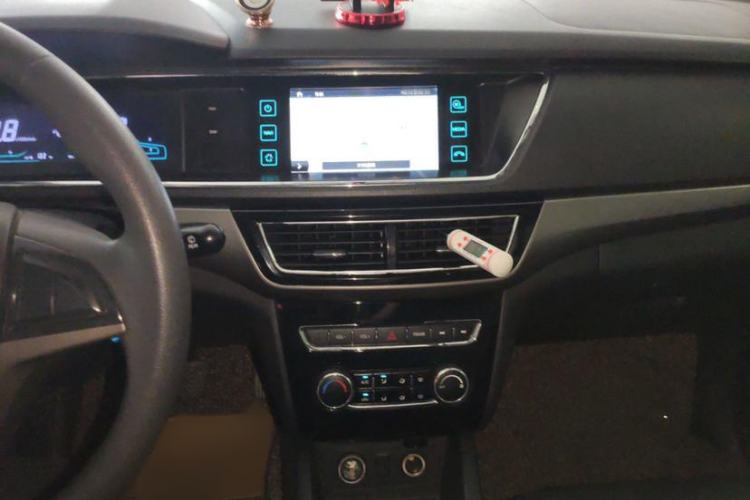 Used CHANGAN KAICHENG Oushang A600 2016 1.5L Manual Elite 7-Seater Interior 3