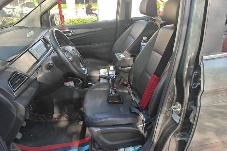 Used CHANGAN KAICHENG Oushang A600 2016 1.5L Manual Luxury 7-Seater Left Front Seat