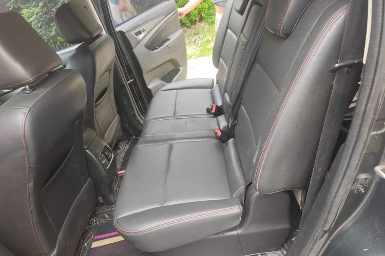 Used CHANGAN KAICHENG Oushang A600 2016 1.5L Manual Luxury 7-Seater Left Rear Seat
