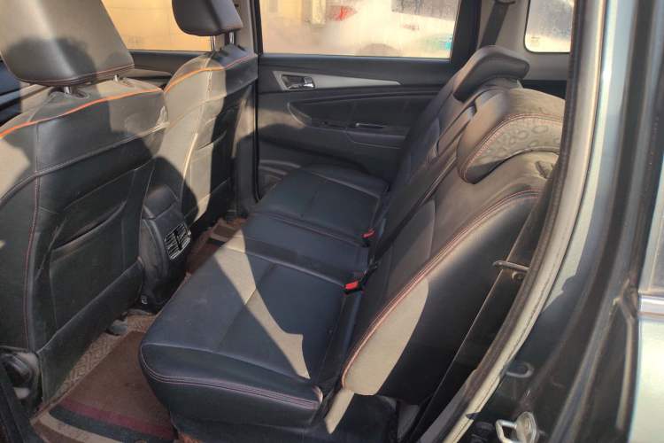 Used CHANGAN KAICHENG Oushang A600 2016 1.5L Manual Luxury 7-Seater Left Rear Seat