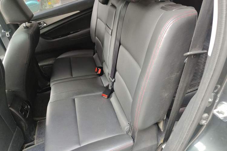 Used CHANGAN KAICHENG Oushang A600 2016 1.5L Manual Luxury 7-Seater Left Rear Seat