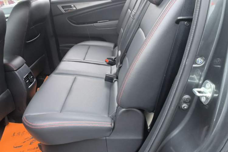 Used CHANGAN KAICHENG Oushang A600 2016 1.5L Manual Luxury 7-Seater Left Rear Seat