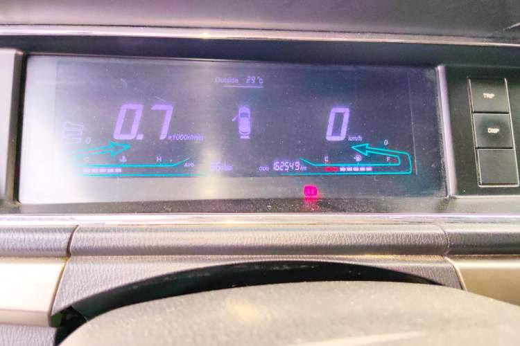 Used CHANGAN KAICHENG Oushang A600 2016 1.5L Manual Elite 7-Seater Odometer Close Up