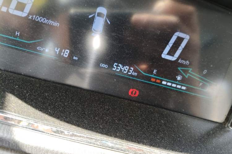Used CHANGAN KAICHENG Oushang A600 2016 1.5L Manual Luxury 7-Seater Odometer Close Up