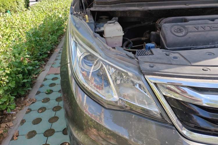 Used CHANGAN KAICHENG Oushang A600 2016 1.5L Manual Luxury 7-Seater Right Front Headlight