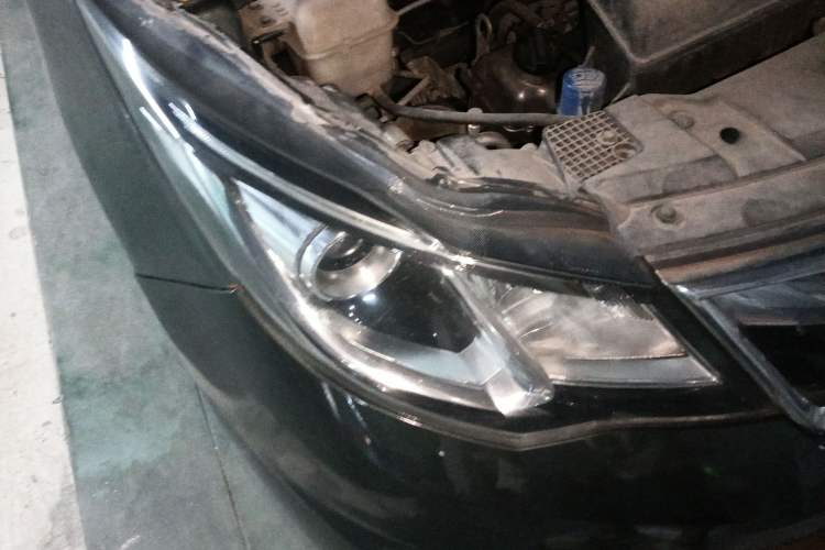 Used CHANGAN KAICHENG Oushang A600 2016 1.5L Manual Luxury 7-Seater Right Front Headlight