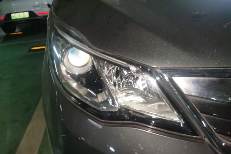 Used CHANGAN KAICHENG Oushang A600 2016 1.5L Manual Luxury 7-Seater Right Front Headlight