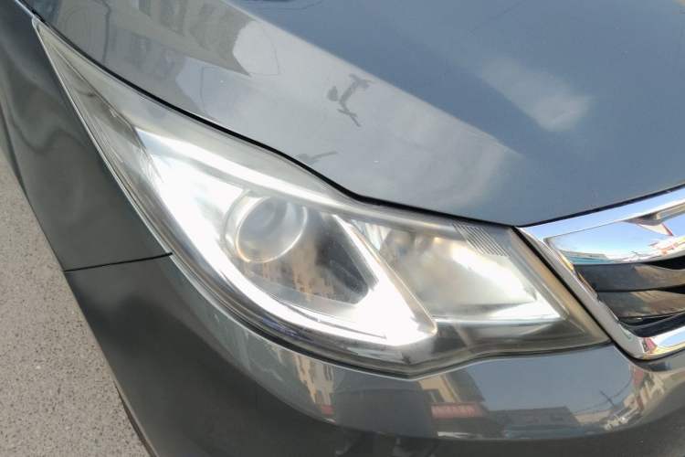 Used CHANGAN KAICHENG Oushang A600 2016 1.5L Manual Luxury 7-Seater Right Front Headlight