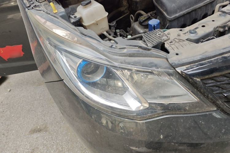 Used CHANGAN KAICHENG Oushang A600 2016 1.5L Manual Standard 7-Seater Right Front Headlight