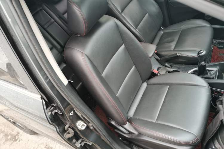 Used CHANGAN KAICHENG Oushang A600 2016 1.5L Manual Luxury 7-Seater Right Front Seat