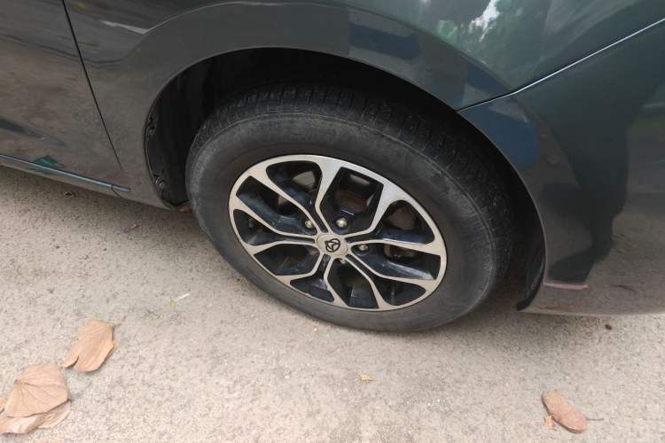 Used CHANGAN KAICHENG Oushang A600 2016 1.5L Manual Luxury 7-Seater Right Front Wheel Hub