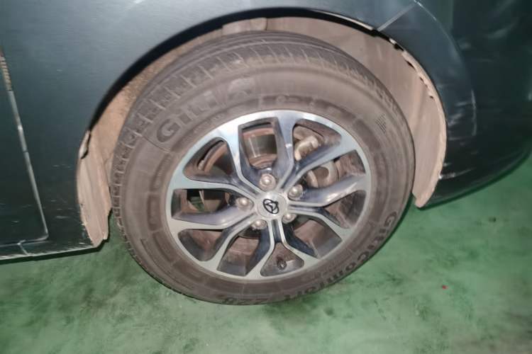 Used CHANGAN KAICHENG Oushang A600 2016 1.5L Manual Luxury 7-Seater Right Front Wheel Hub