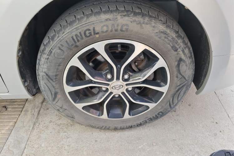 Used CHANGAN KAICHENG Oushang A600 2016 1.5L Manual Luxury 7-Seater Right Front Wheel Hub