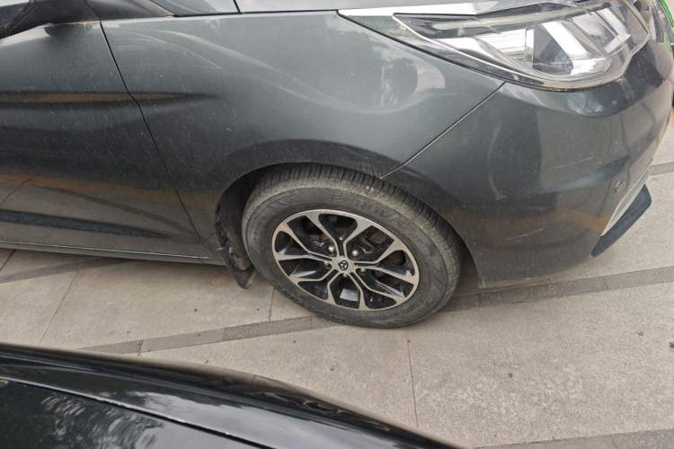 Used CHANGAN KAICHENG Oushang A600 2016 1.5L Manual Luxury 7-Seater Right Front Wheel Hub