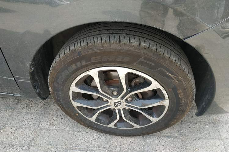 Used CHANGAN KAICHENG Oushang A600 2016 1.5L Manual Luxury 7-Seater Right Front Wheel Hub