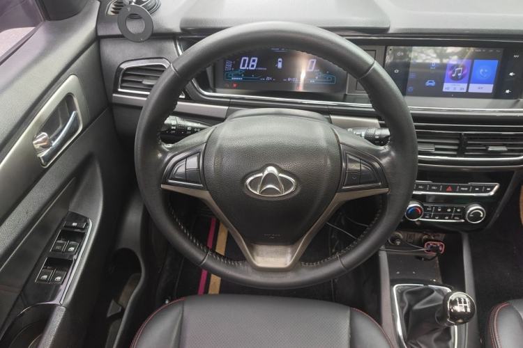 Used CHANGAN KAICHENG Oushang A600 2016 1.5L Manual Luxury 7-Seater Steering Wheel