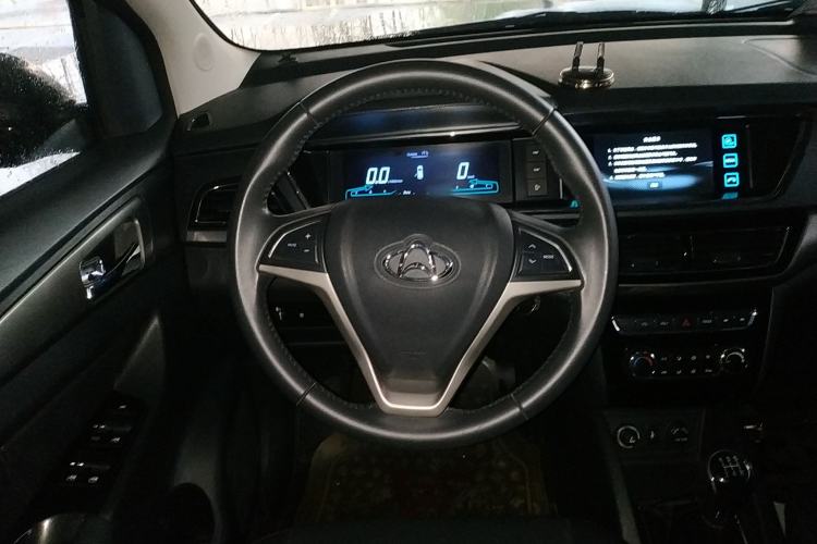 Used CHANGAN KAICHENG Oushang A600 2016 1.5L Manual Luxury 7-Seater Steering Wheel