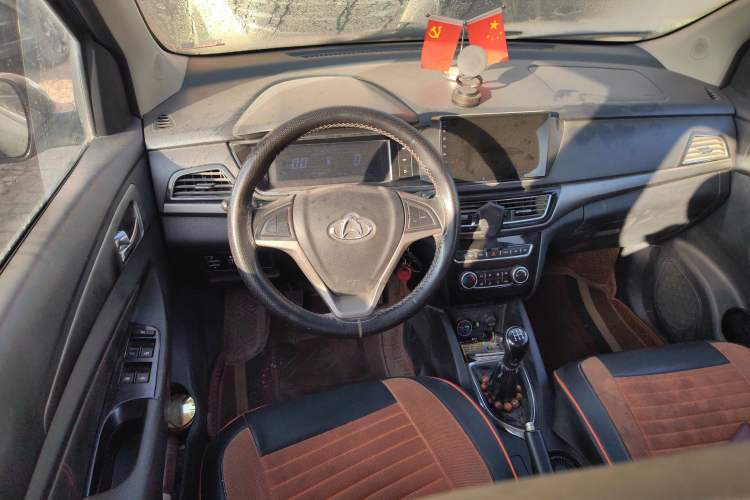 Used CHANGAN KAICHENG Oushang A600 2016 1.5L Manual Luxury 7-Seater Steering Wheel