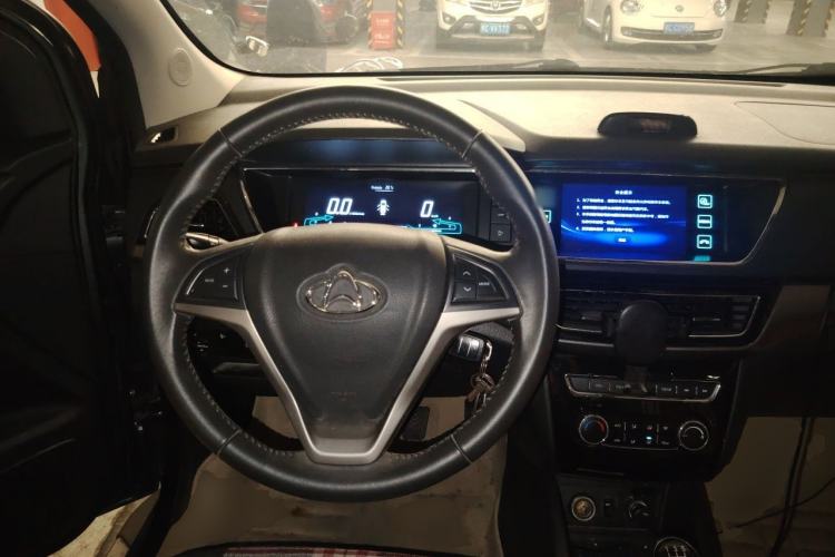 Used CHANGAN KAICHENG Oushang A600 2016 1.5L Manual Luxury 7-Seater Steering Wheel