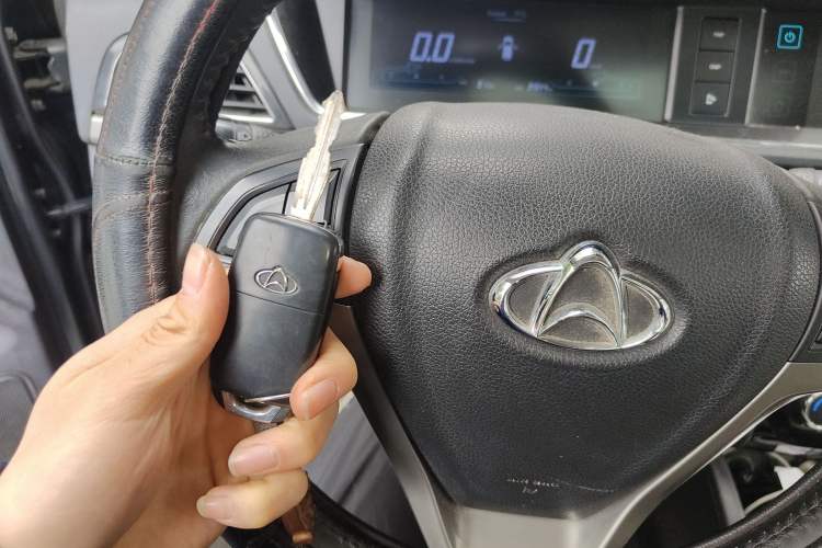 Used CHANGAN KAICHENG Oushang A600 2016 1.5L Manual Luxury 7-Seater Vehicle Key