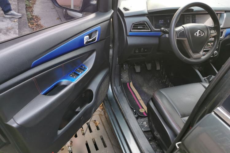 Used CHANGAN KAICHENG Oushang A600 2016 1.5L Manual Luxury 7-Seater Driver Seat