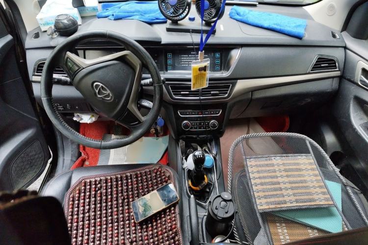 Used CHANGAN KAICHENG Oushang A600 2016 1.5L Manual Luxury 7-Seater Center Console