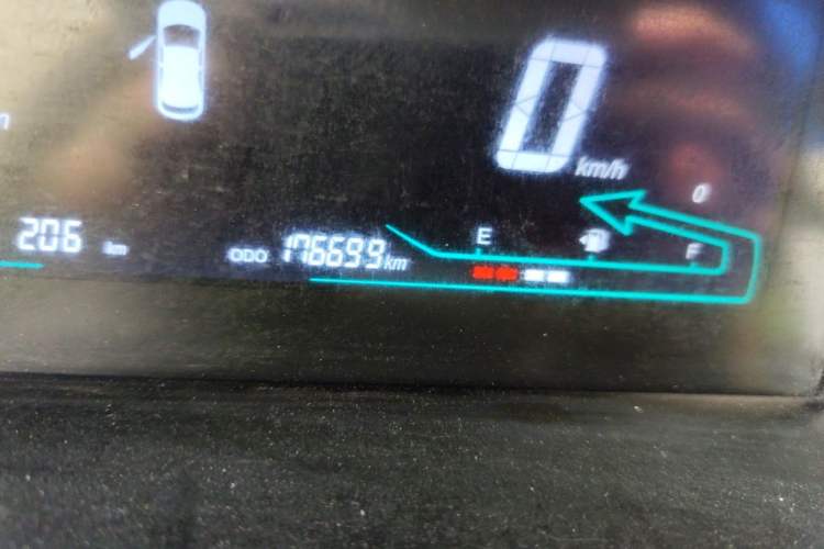 Used CHANGAN KAICHENG Oushang A600 2016 1.5L Manual Luxury 7-Seater Odometer Close Up
